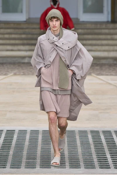 Look 35